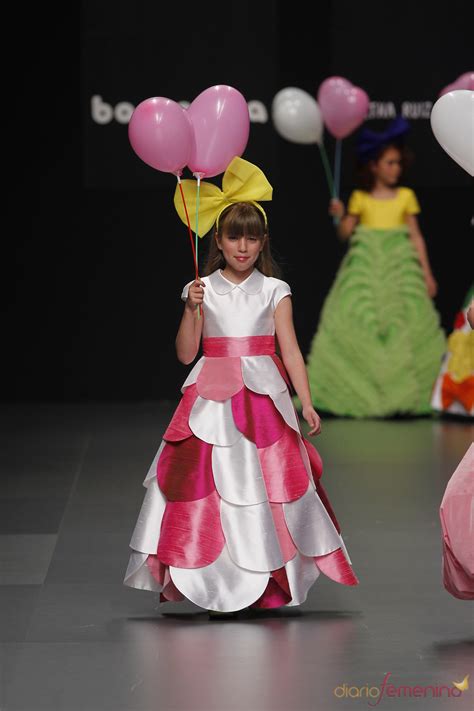 bambina AGATHA RUIZ DE LA PRADA 